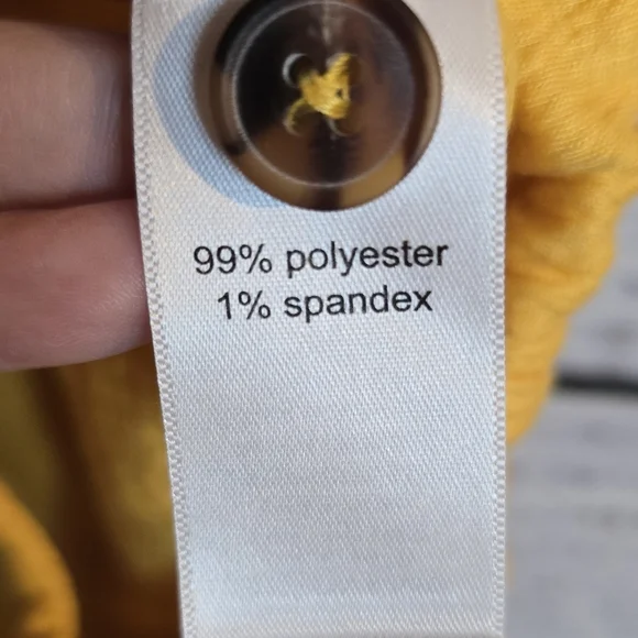 NWOT Maurices Yellow Button-Up Women's Shortsleeve Ruffle Blouse Size Xsmall - Picture 5 of 5